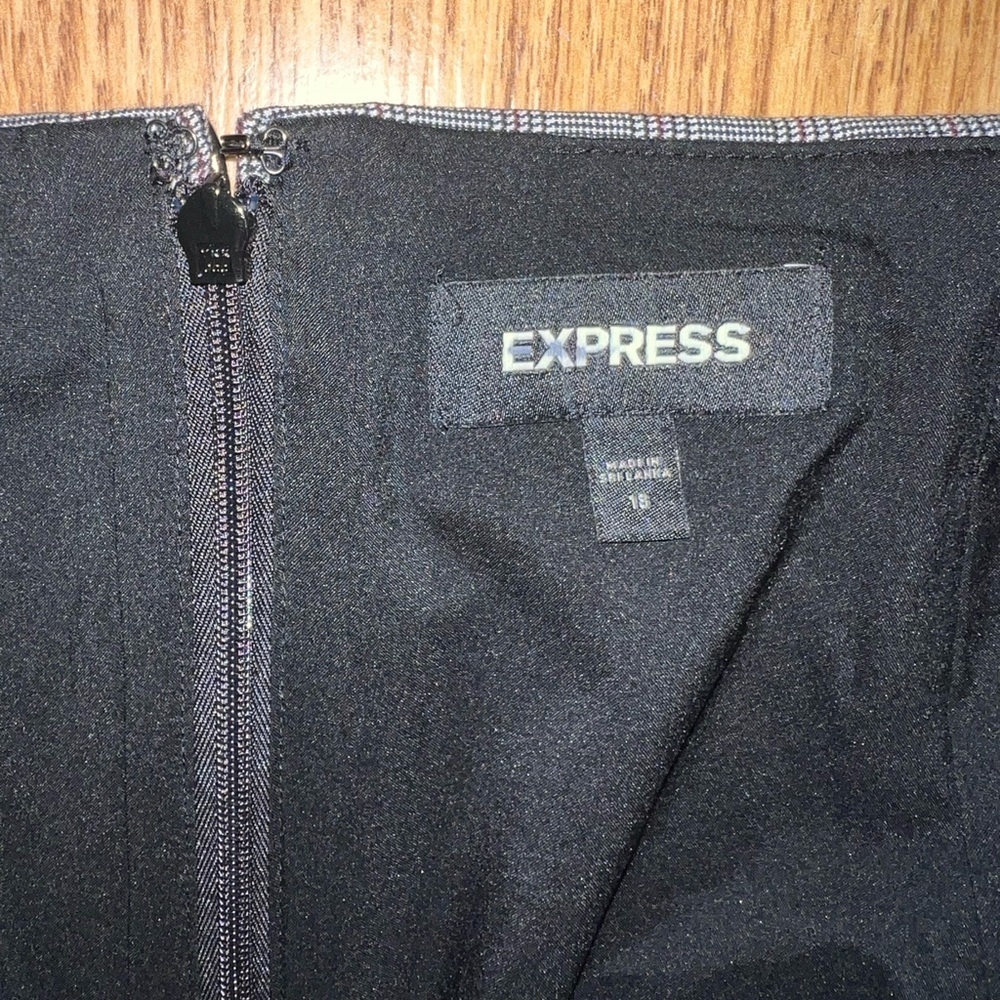 Express Skirt - Picture 3 of 4